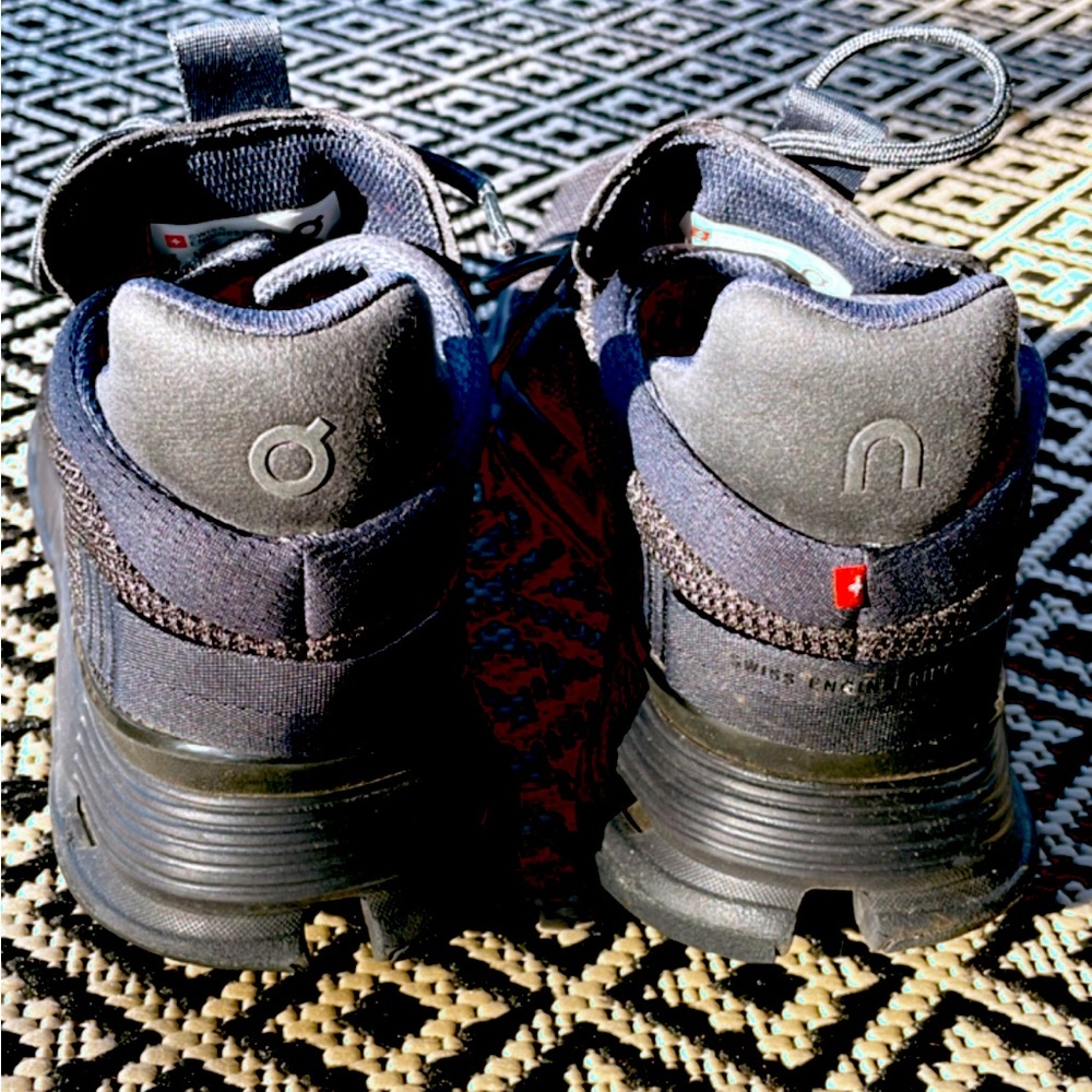 ON CLOUD black cloud tech sneakers